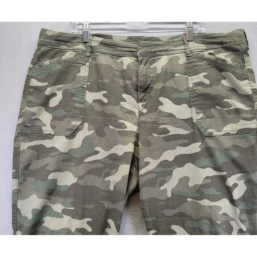 Old Navy Chino Camo Pixie Pants Green Womens‎ Size 18 Straight Leg - Picture 2 of 10